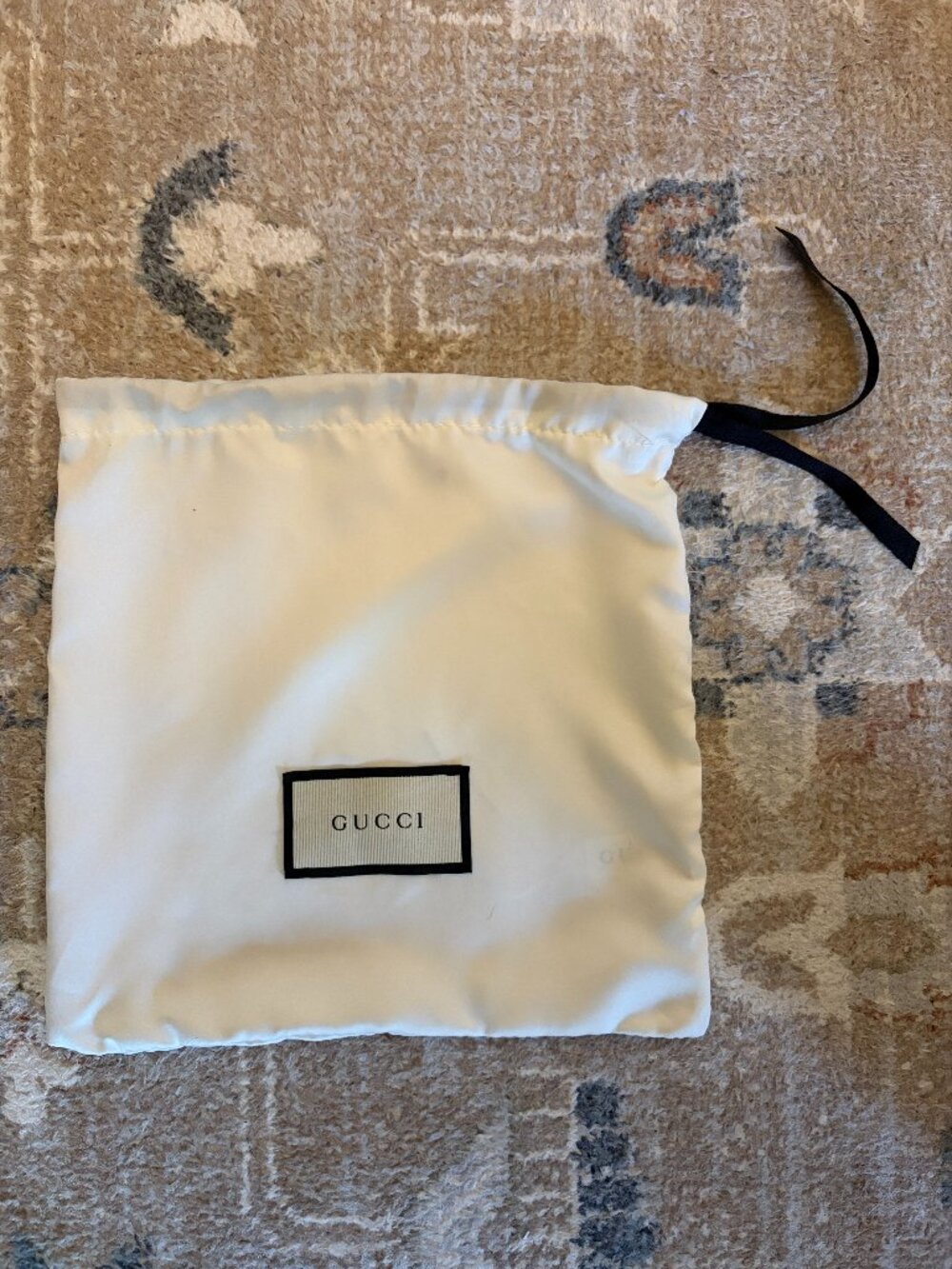 GUCCI White Small Dust Bag, drawstring logo dust bag, Pouch for Accessories
